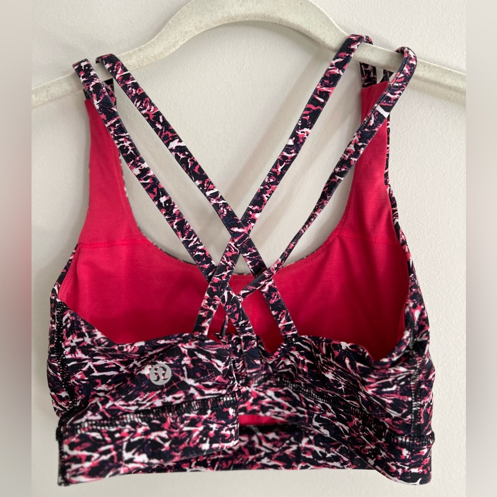 Lululemon sports bra